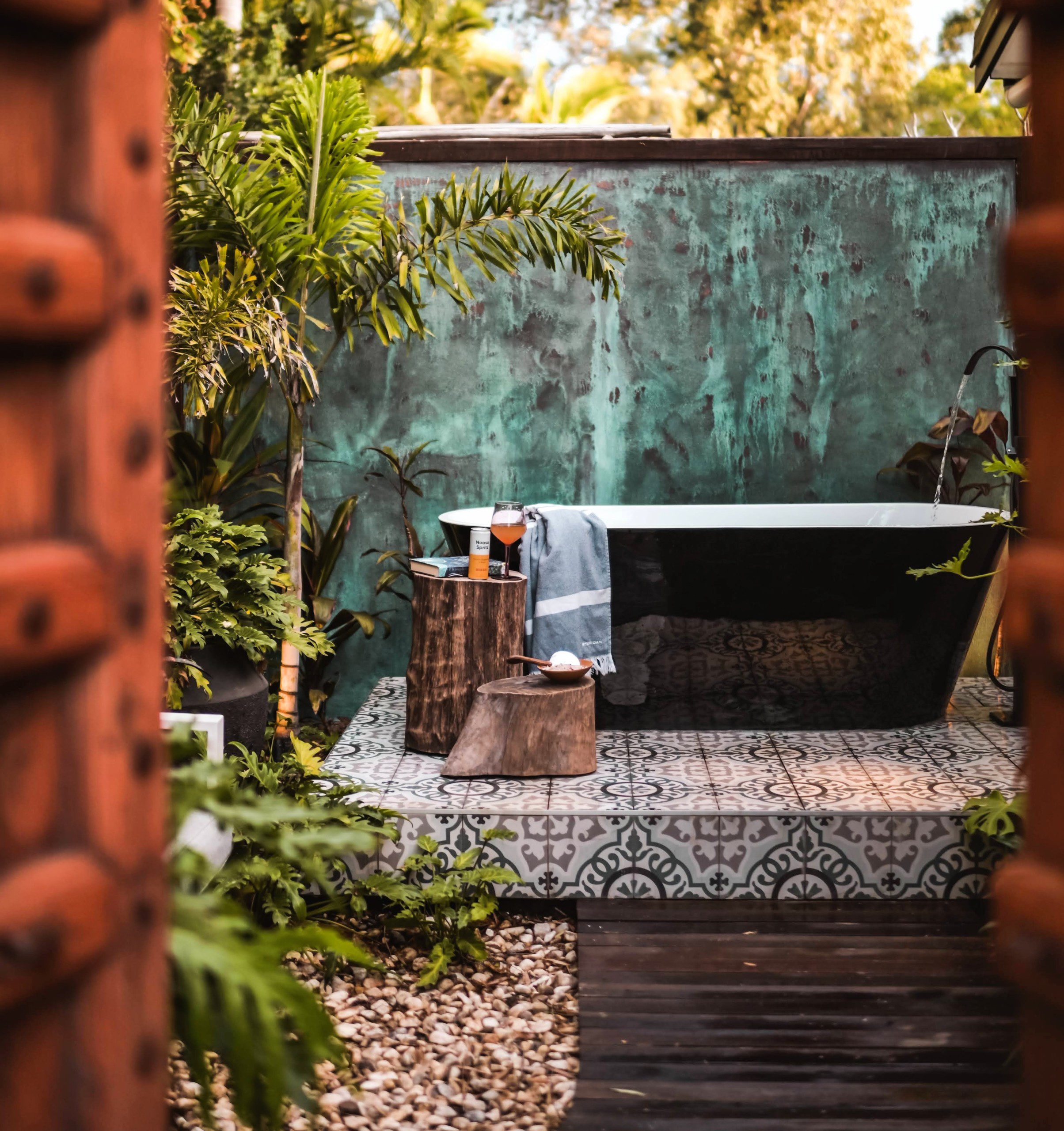 Outdoor bath, sparkling pool designer home