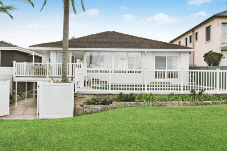 Family Home Overlooking Coast, Golf Course and Little Bay