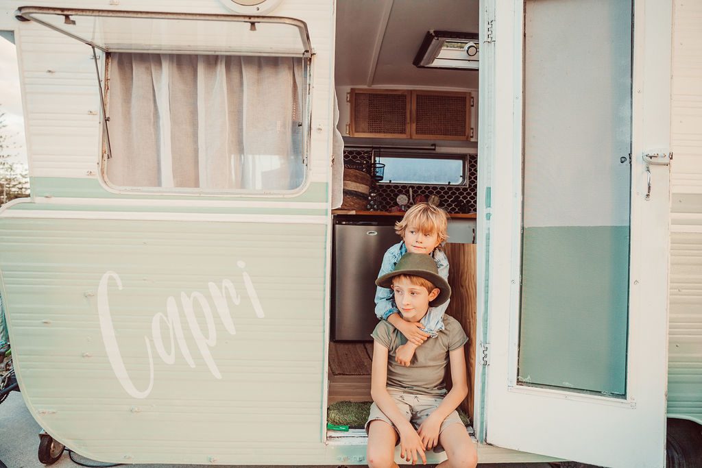 Capri the Caravan – Vintage 1968 Viscount