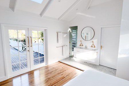 Coastal Hamptons Cottage - Chirn Park