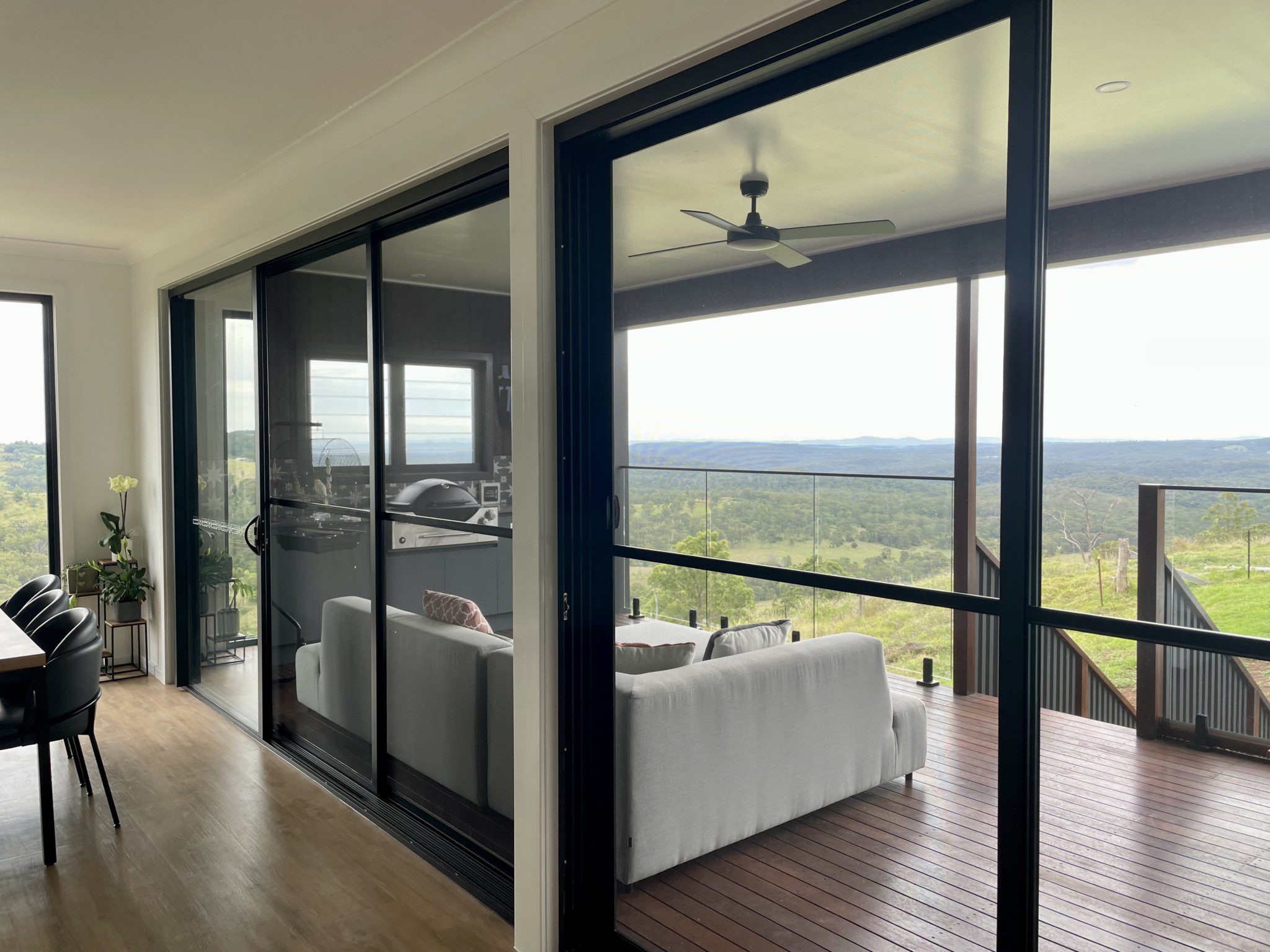 Modern, Executive House Overlooking Sweeping Views of the Great Dividing Range