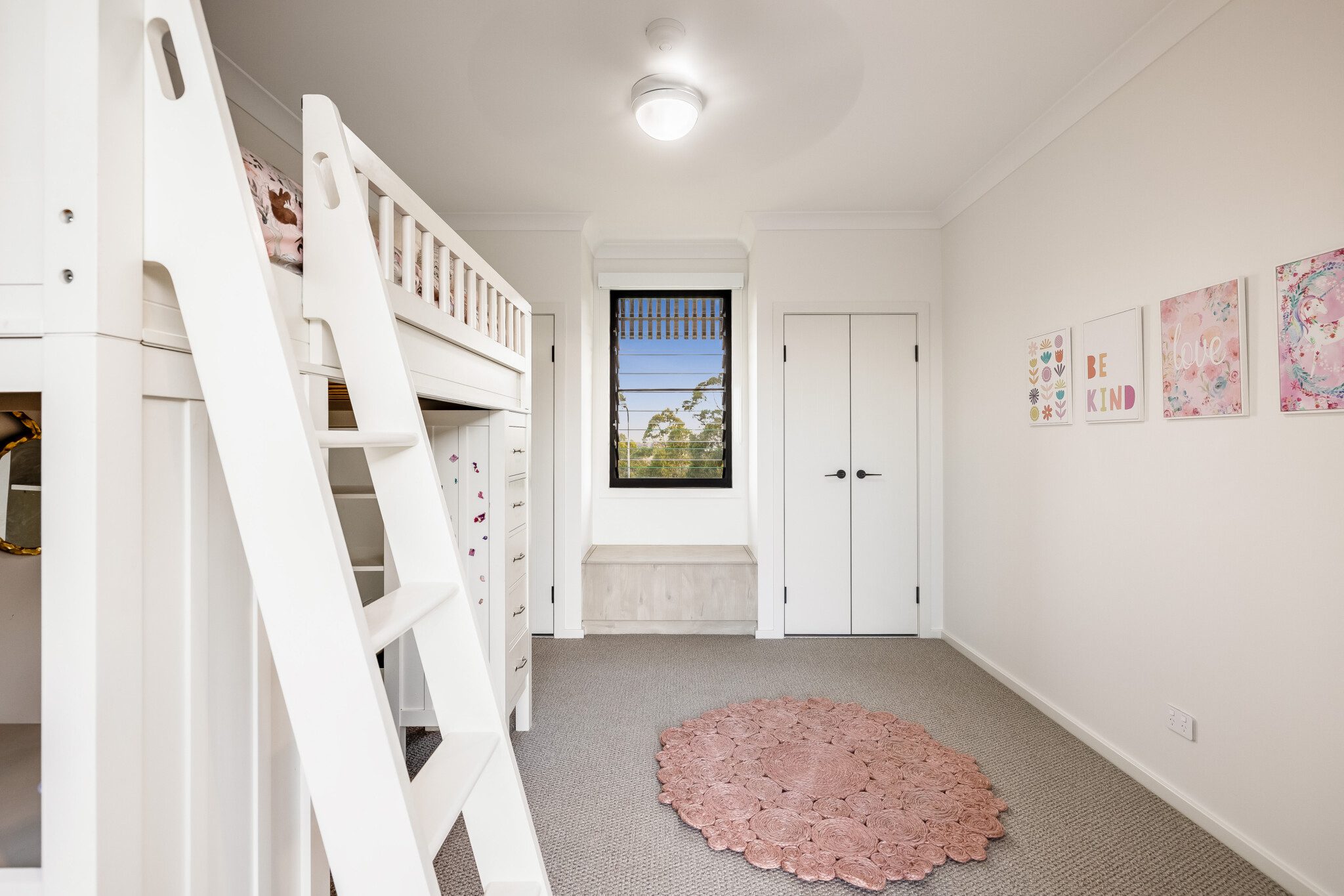Modern, Executive house overlooking sweeping views of the Great Dividing Range