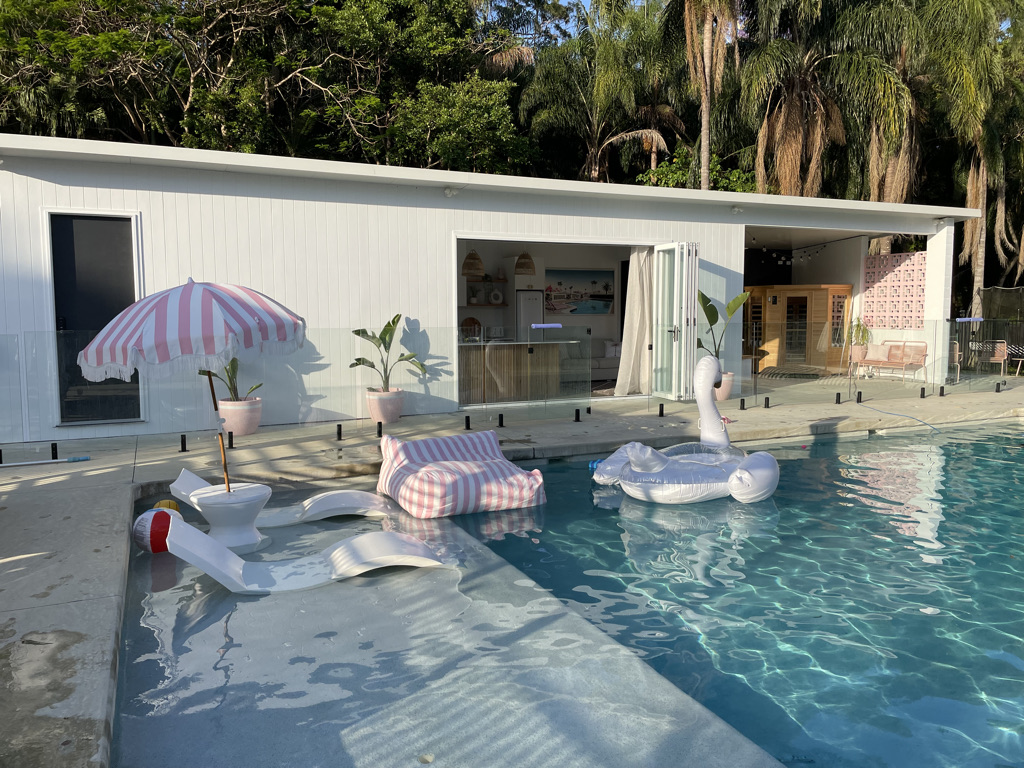 Palm Springs Pool House Resort