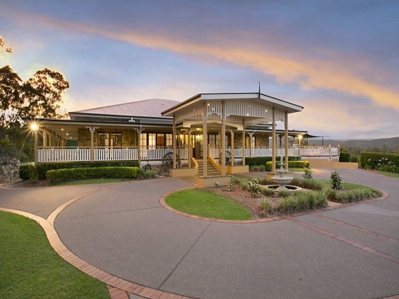 Grand Hinterland Country Homestead