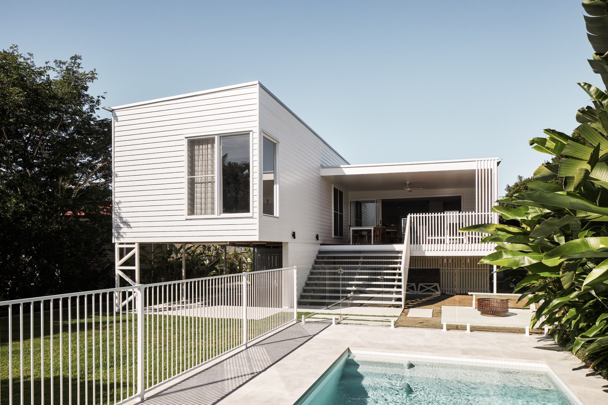 Nanda House – White Queenslander with modern extension