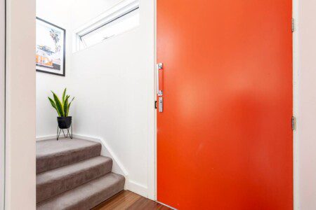 Delightful spacious townhouse in Elwood