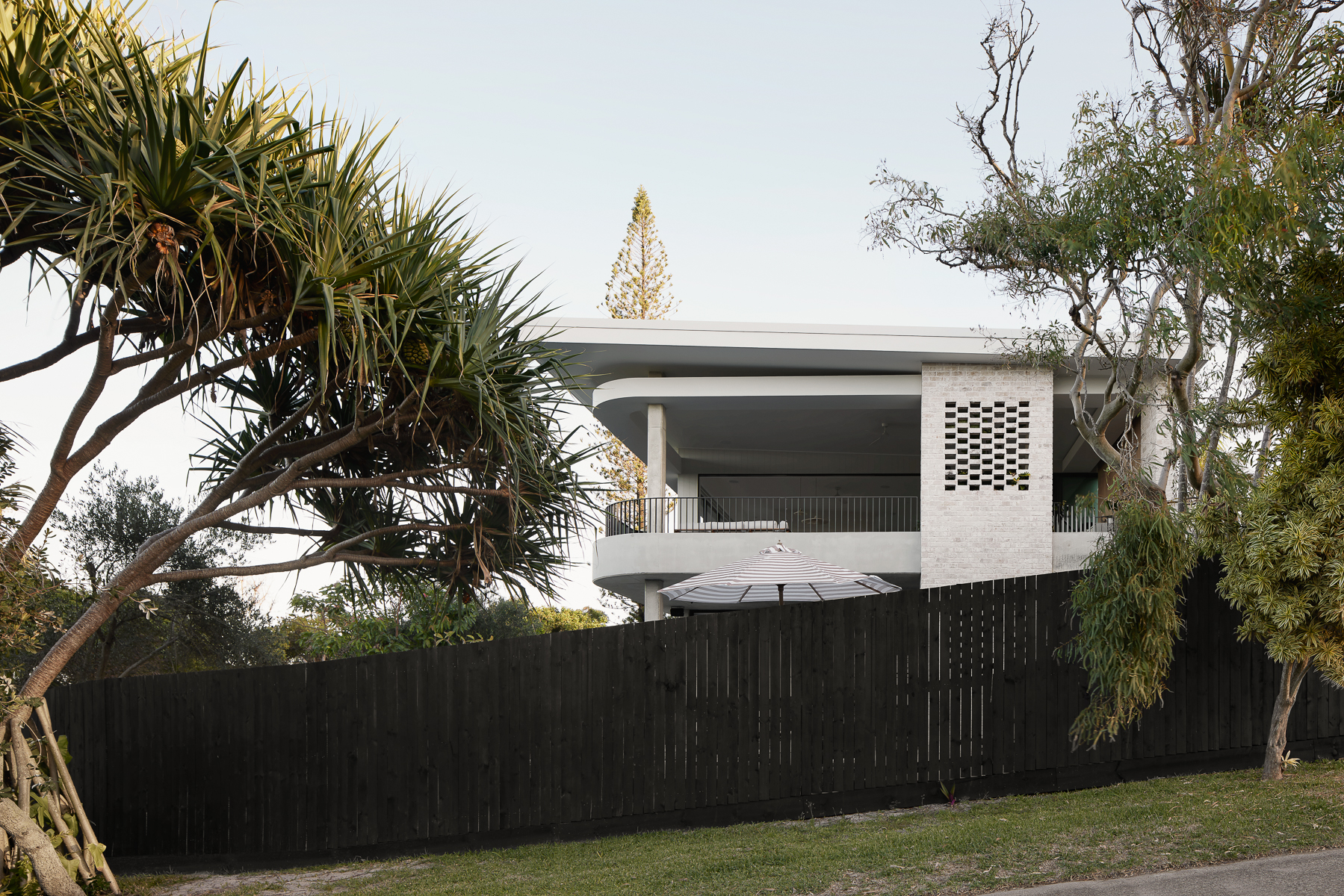 ‘Marcus Beach House’ Brand New Beachside Home