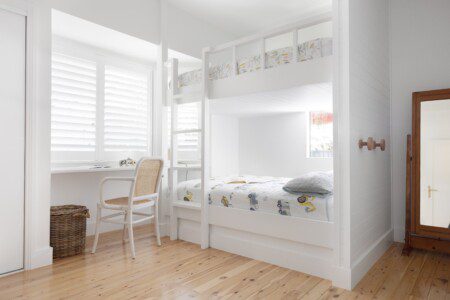 Coastal Hamptons Cottage - Chirn Park