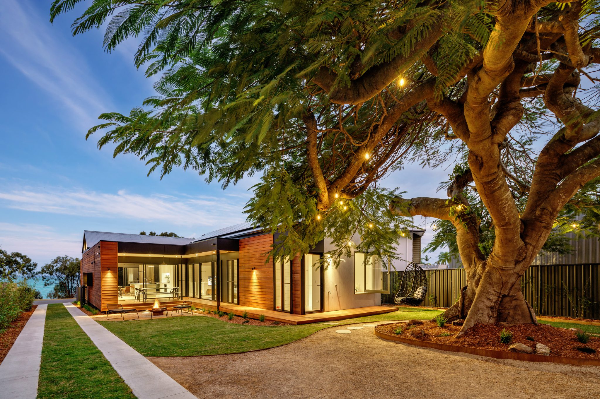 K’gari views – Coastal contemporary luxe beachhouse with ocean views