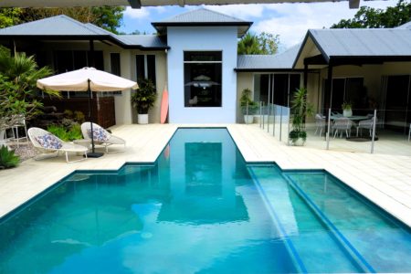 Bahamas Style tropical hinterland house