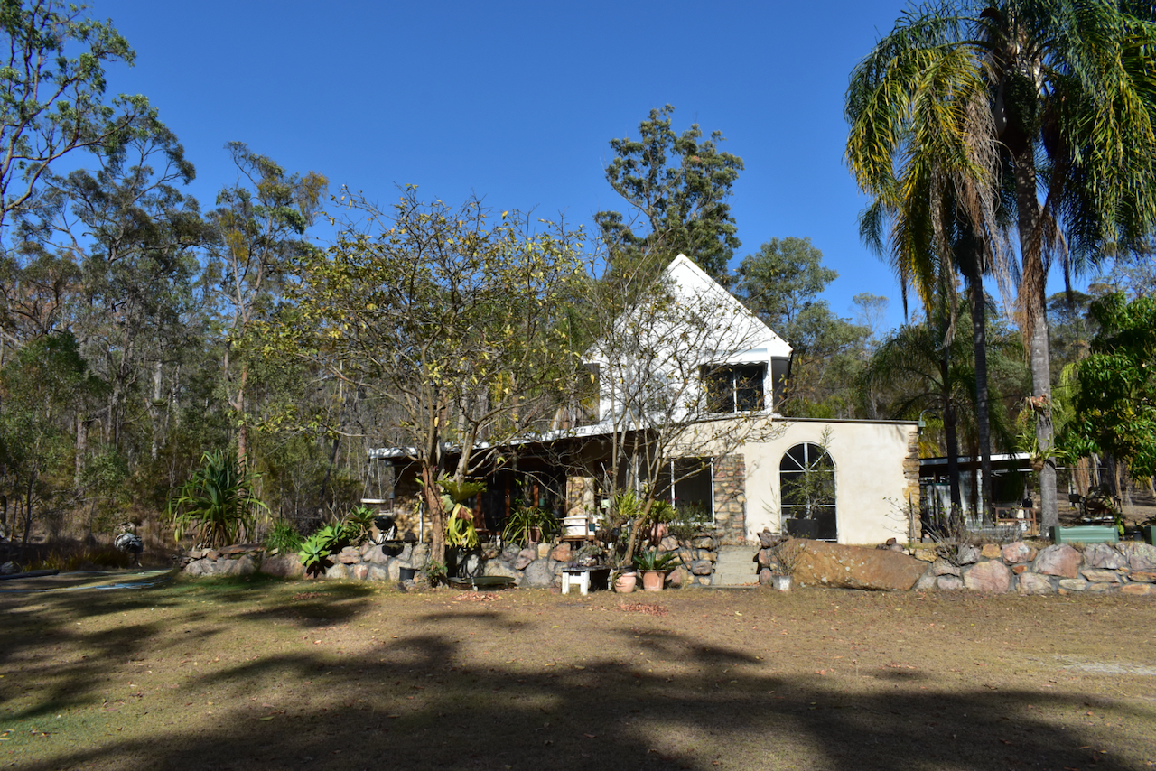 Magic Contemporary Rustic Bush Cottage