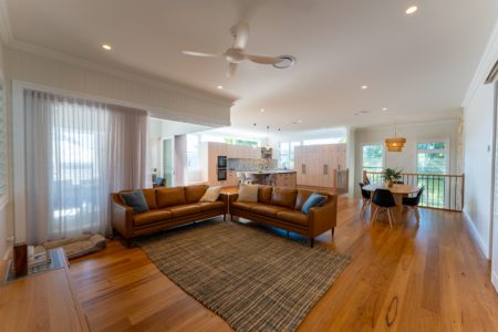 Light Filled Queenslander - Central Location