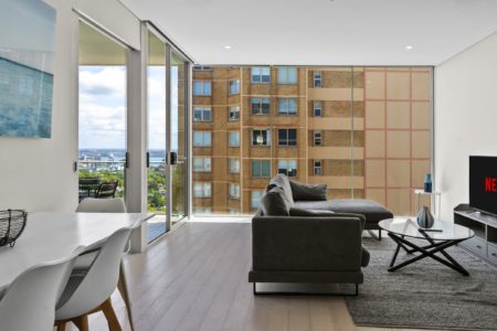 Bondi Junction Apartment with Spectacular City & Harbour Views