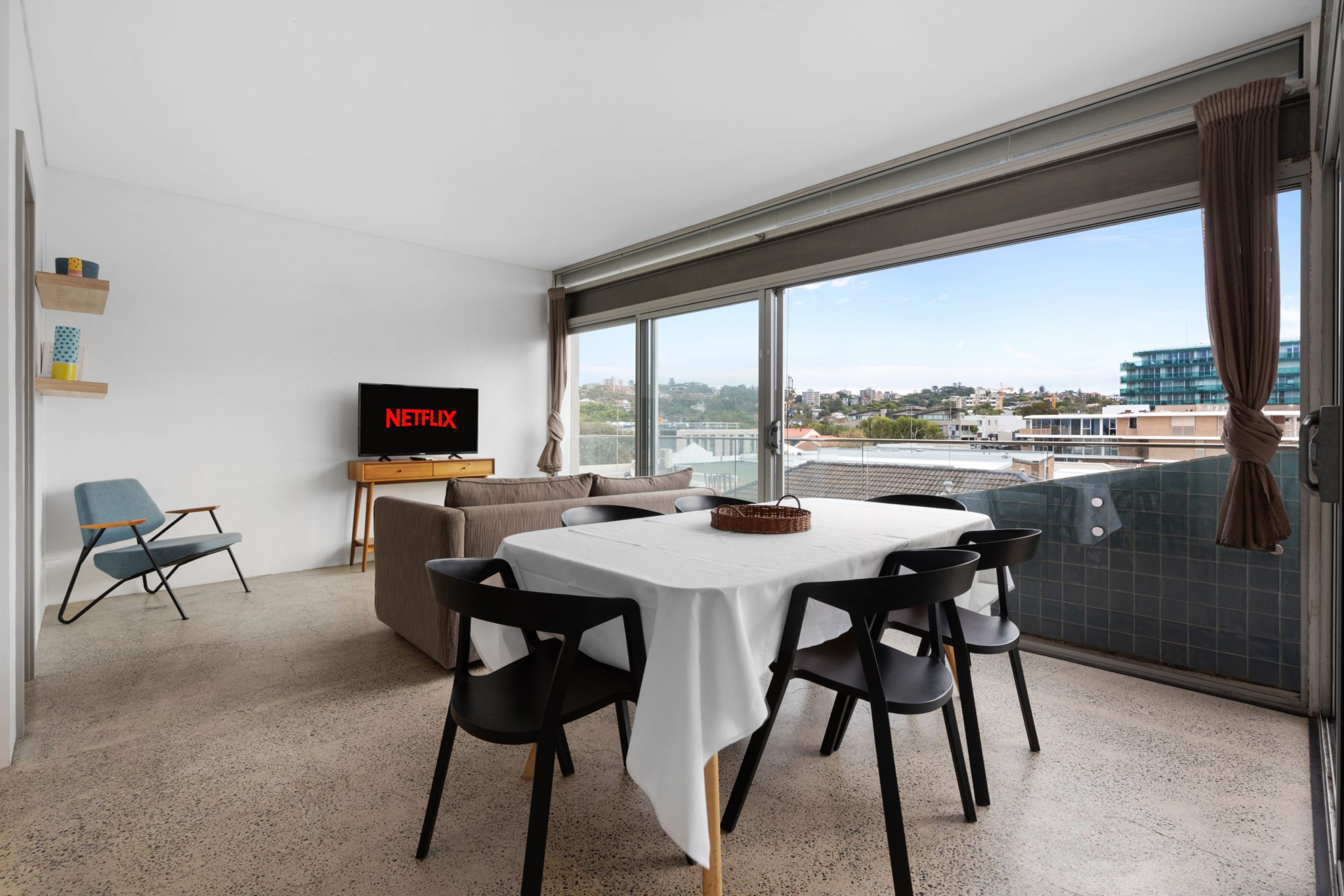 Cozy Bondi Beach Apartment with Balcony