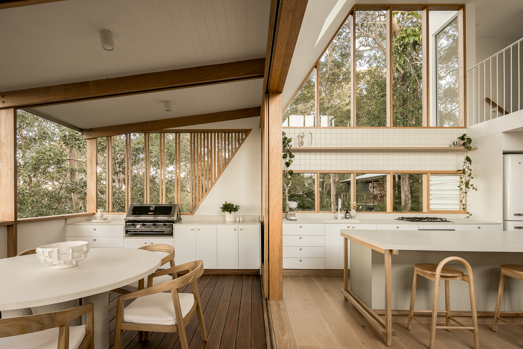 The Surrounds – Chic Tree House