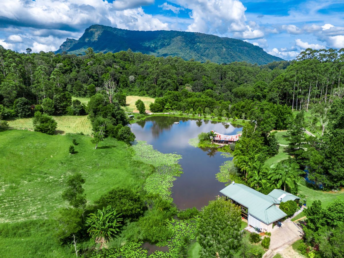 Froghollow Lakehouse