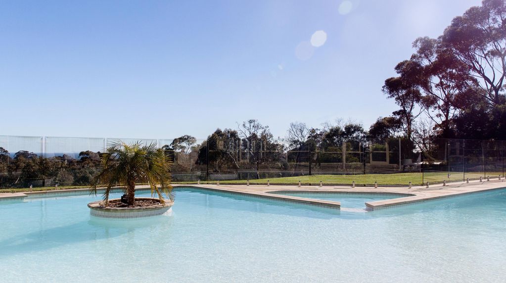 Bayfield – Palm Springs Pool with Bay Views