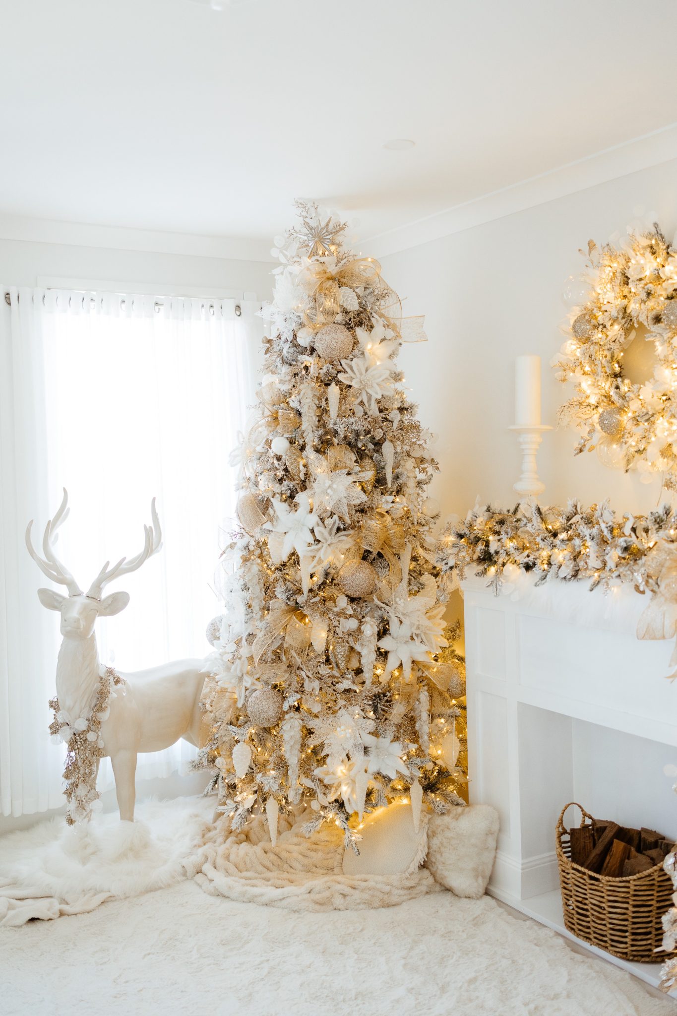 Luxe Christmas Living, with THE SEASONAL STYLING CO.