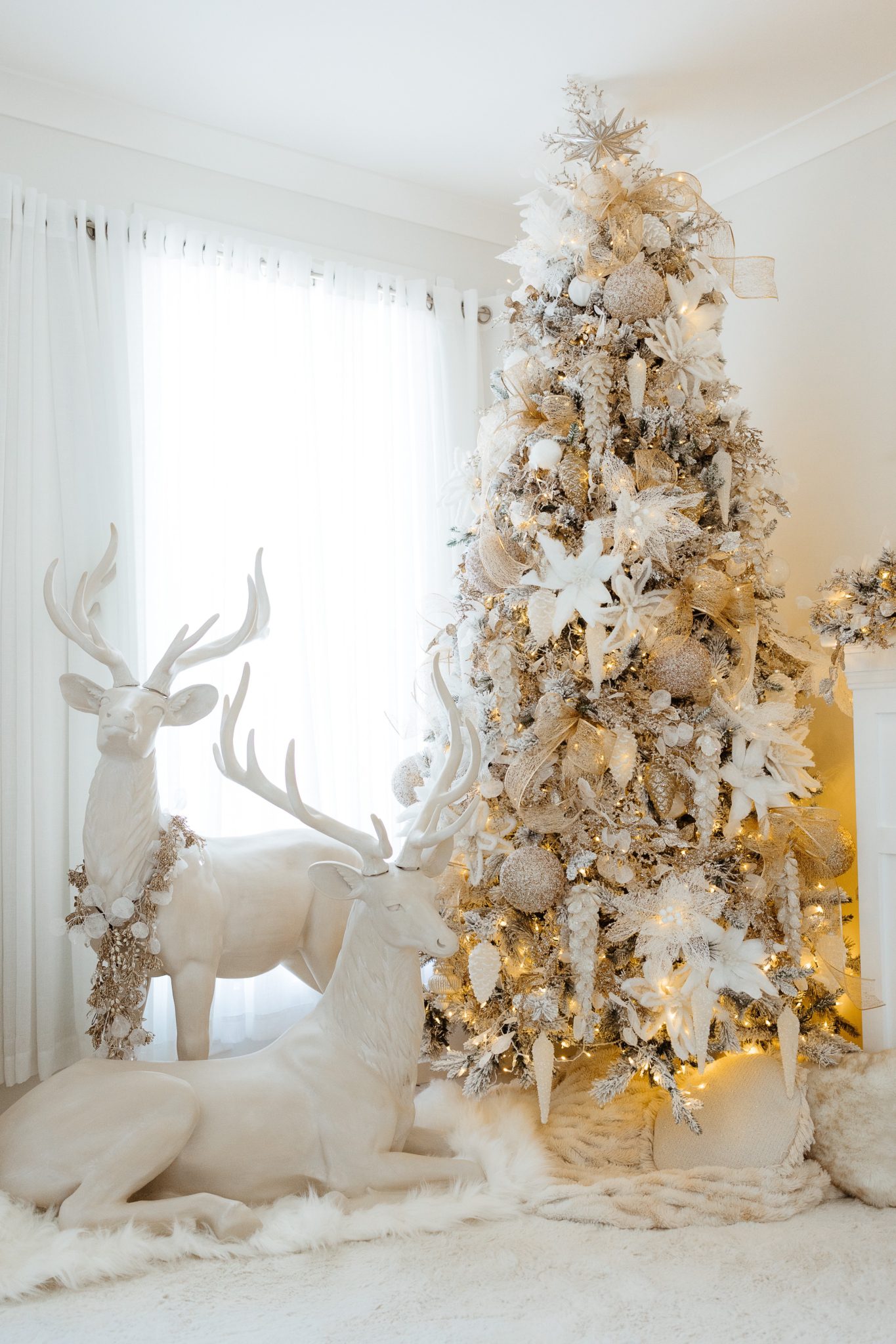 Luxe Christmas Living, with THE SEASONAL STYLING CO.