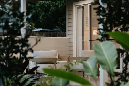 La Casita - Bush cottage with glass roof bath, private tropical gardens, and highland cows