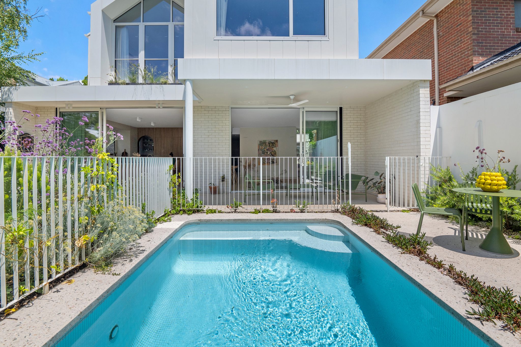 Large, Modern, Mid-century Style Urban House