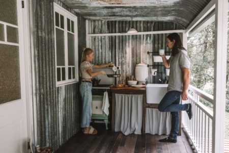 GC Hinterland Cottagecore Tiny House- Hot Tub on the creek