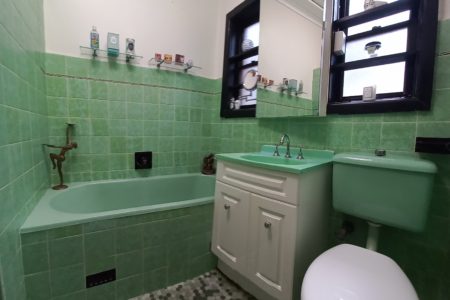 1960's Vintage Retro Green and Black Bathroom