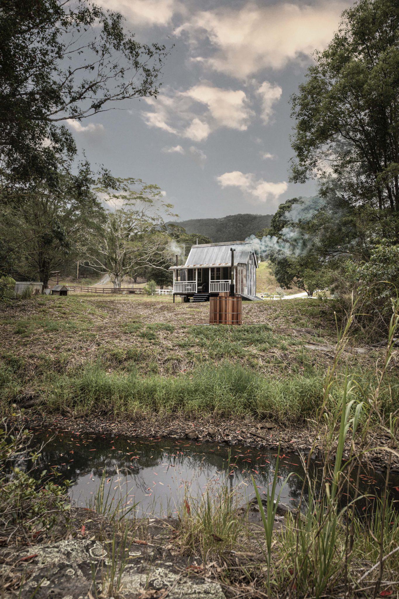 GC Hinterland Cottagecore Tiny House- Hot Tub on the creek