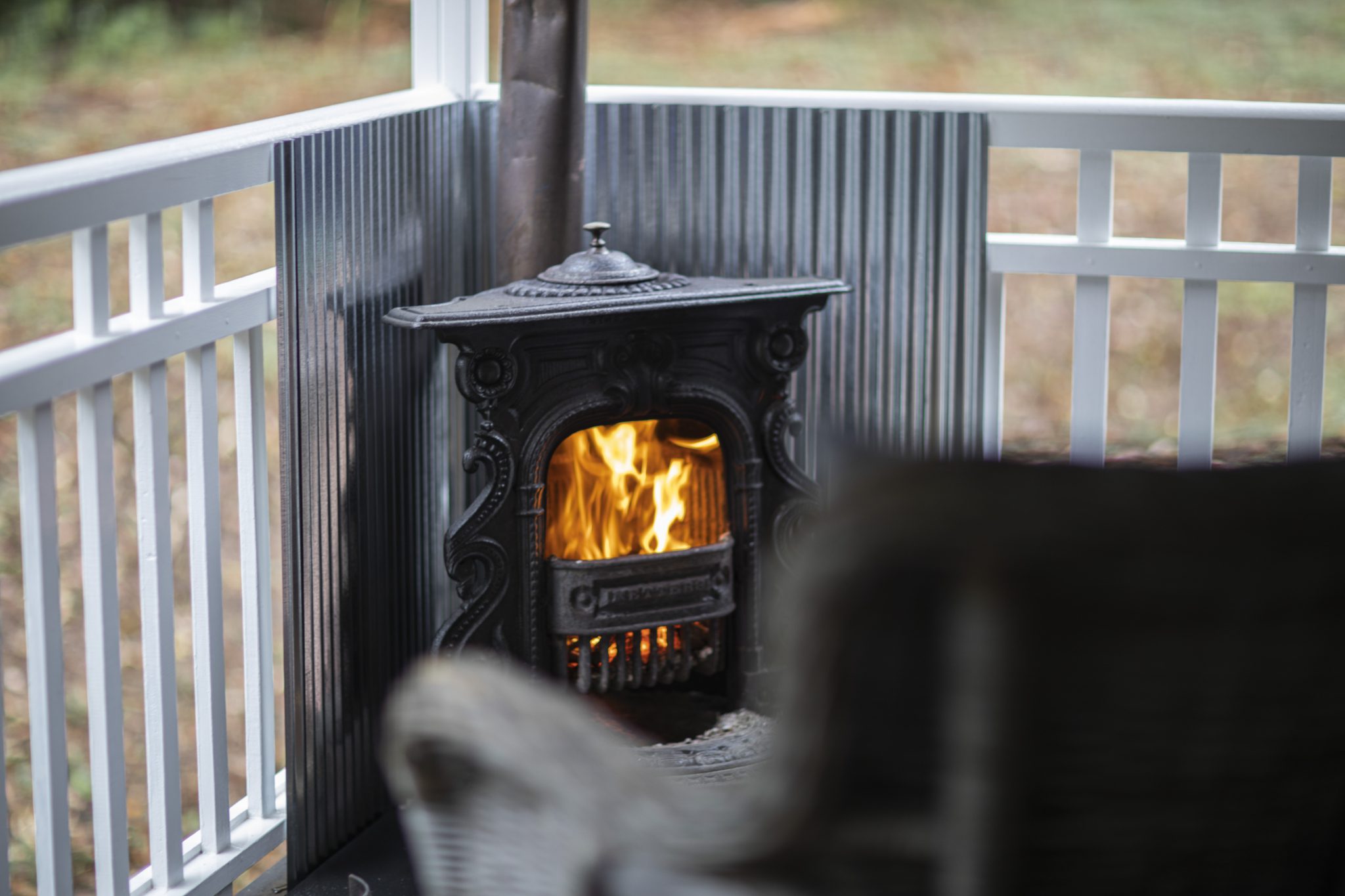 GC Hinterland Cottagecore Tiny House- Hot Tub on the creek