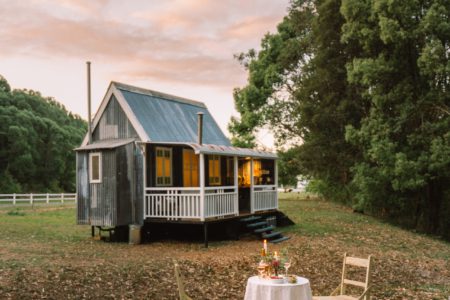 GC Hinterland Cottagecore Tiny House- Hot Tub on the creek