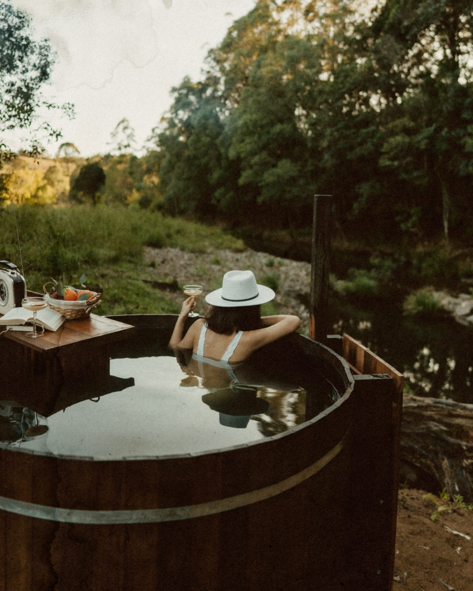 GC Hinterland Cottagecore Tiny House- Hot Tub on the creek