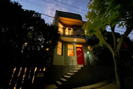 Quirky Urban Townhouse with leafy sunny deck