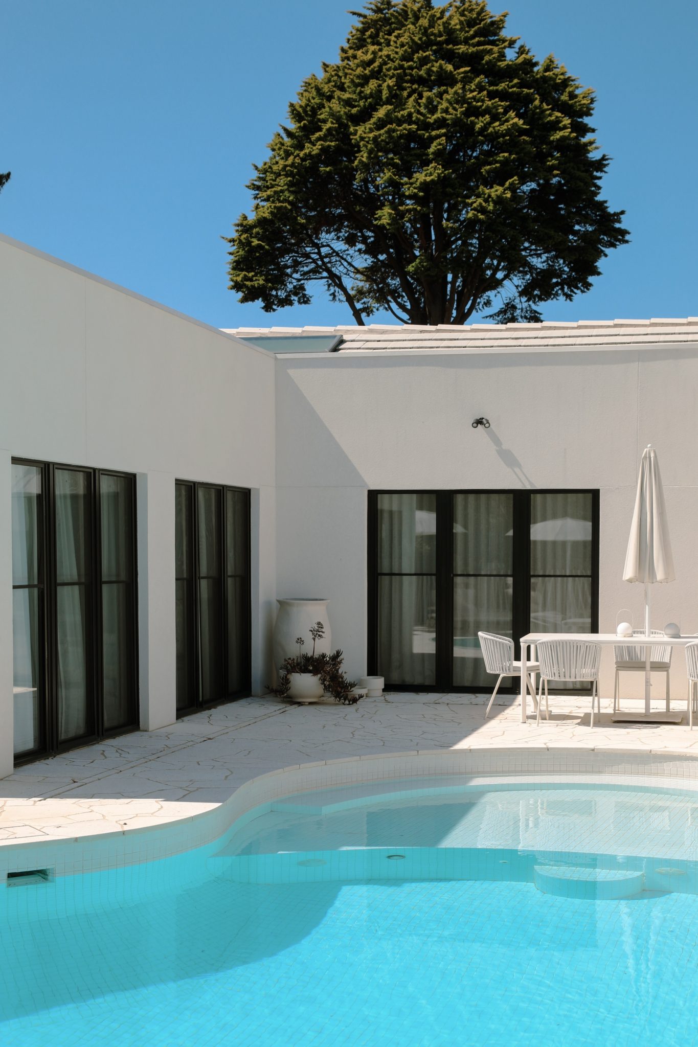 ‘Lilac Linen’ Stunning Palm Springs Home on The Mornington Peninsula With Pool, Various Natural Stone