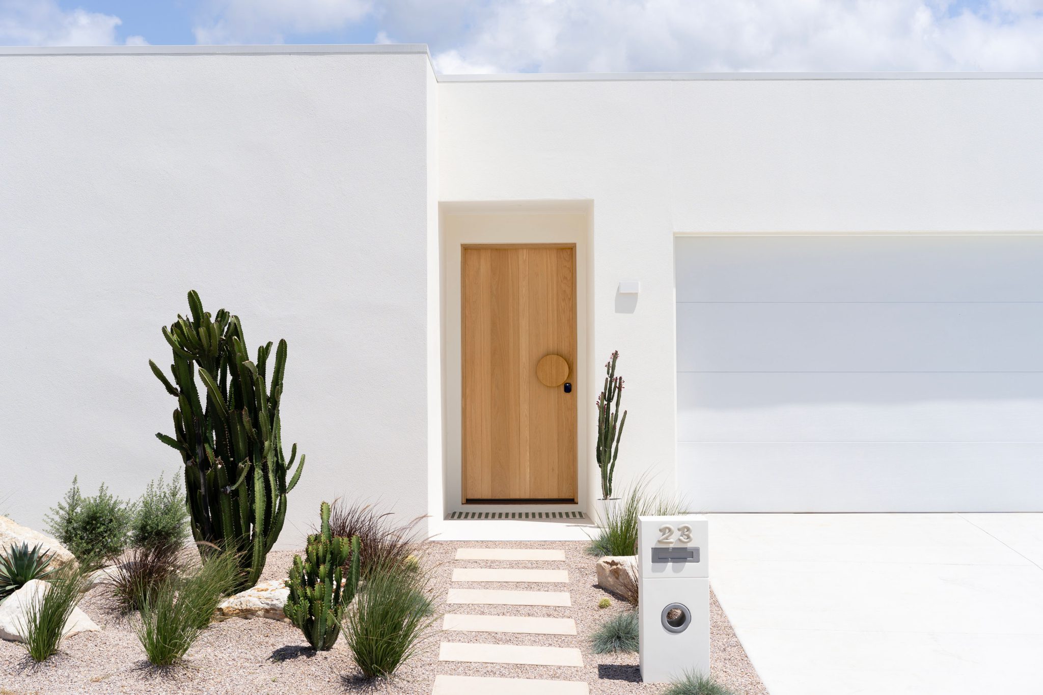 Sesame House – Minimalist Desert Home