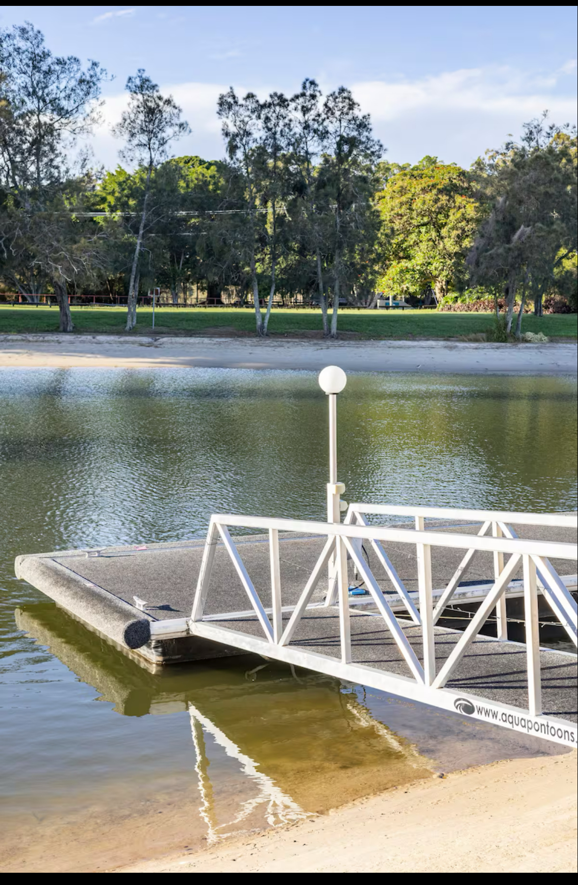 Chic Coastal Waterside Stunner