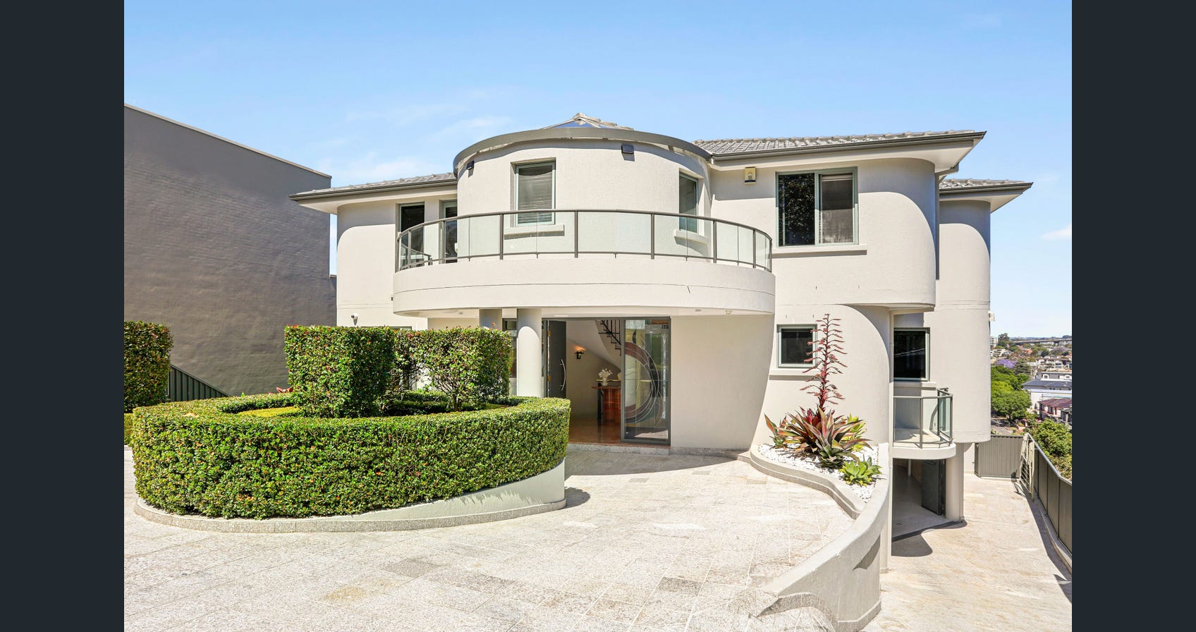 Stunning Waterfront Views: Elegant Family Home in Prestigious Hunters Hill