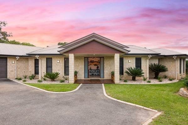 Luxury House on Acreage