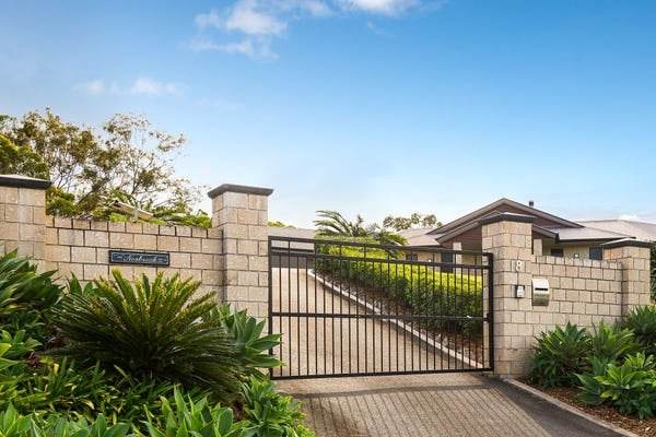 Luxury House on Acreage