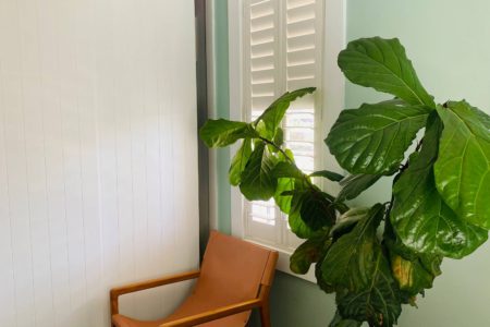 1930s Art Deco Apartment with Coastal Styling & Balcony Views | Sydney, NSW