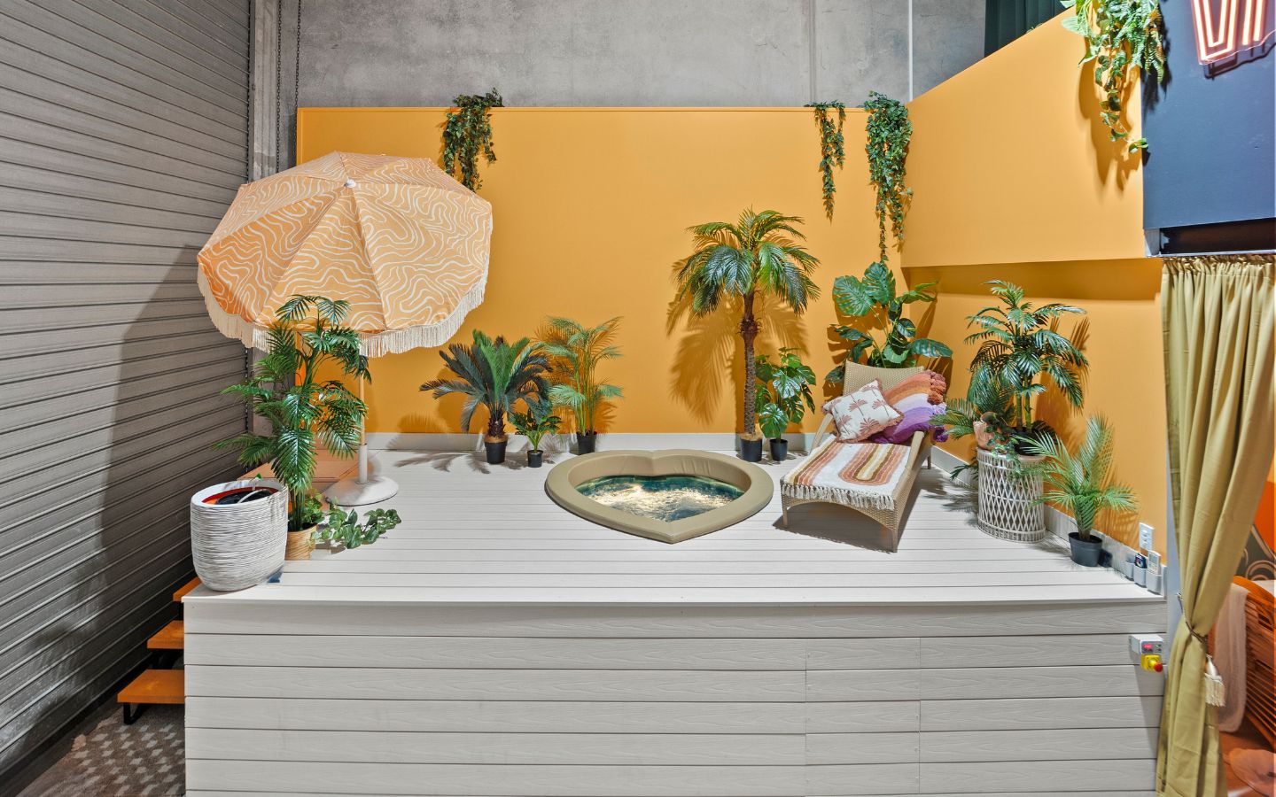 Vanishing Hotel – Love Hotel-Inspired Creative Space and Event Venue