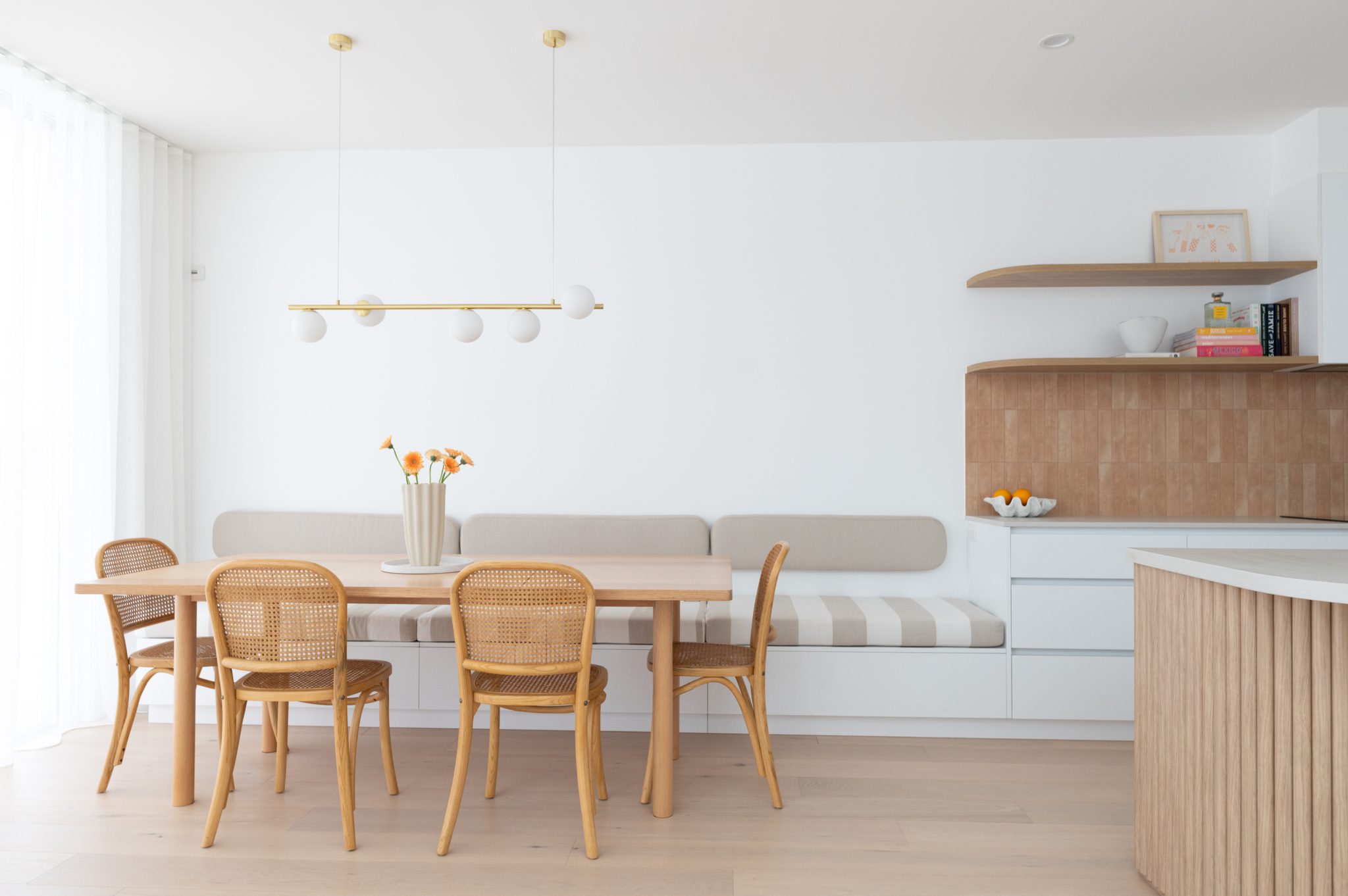 Arkata House | Light-Filled Mediterranean Shoot Location | Palm Beach, QLD