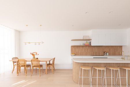 Arkata House | Light-Filled Mediterranean Shoot Location | Palm Beach, QLD