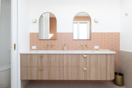 Arkata House | Light-Filled Mediterranean Shoot Location | Palm Beach, QLD