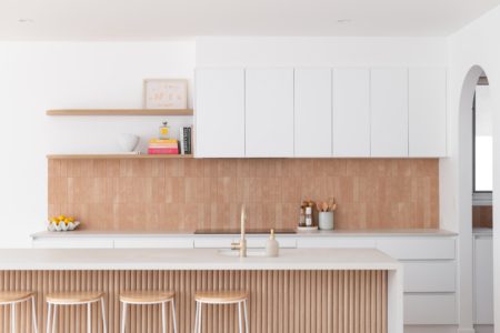 Arkata House | Light-Filled Mediterranean Shoot Location | Palm Beach, QLD