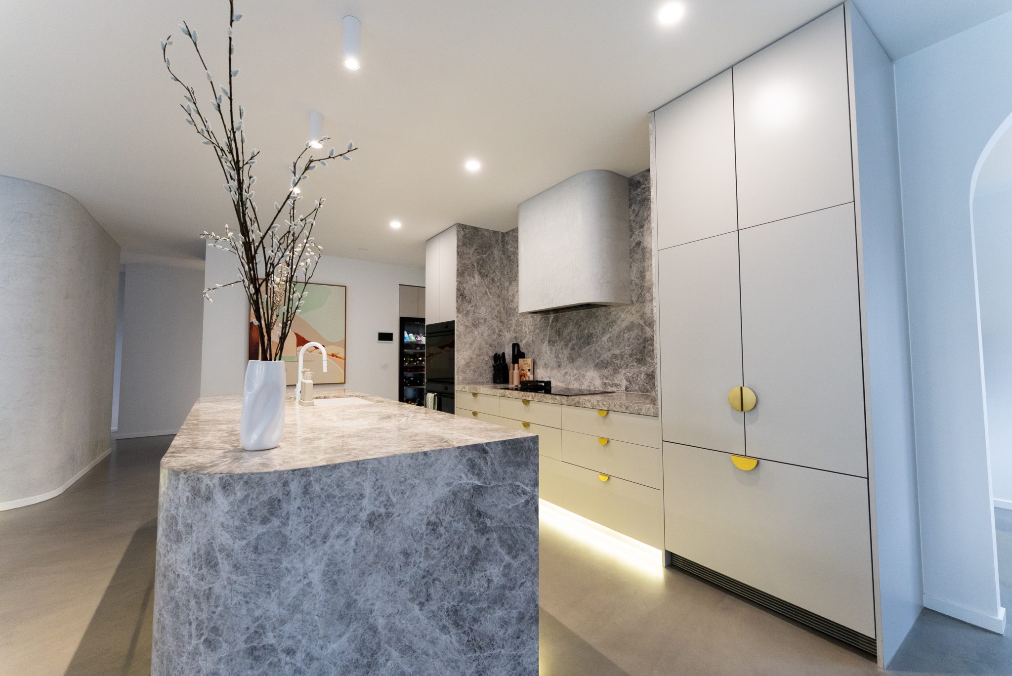 La Casa Nera | Palm Springs Inspired Modern Spanish Photoshoot Location | Hillside, VIC