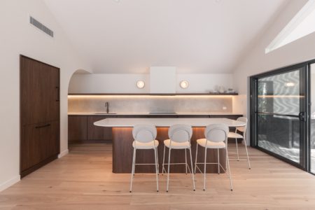 Laurina Hill | Minimalist Bushland Shoot Location with Dreamy Kitchen | Gold Coast, QLD