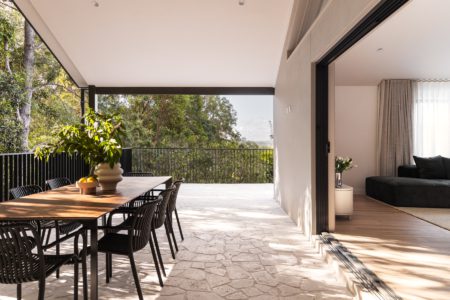 Laurina Hill | Minimalist Bushland Shoot Location with Dreamy Kitchen | Gold Coast, QLD