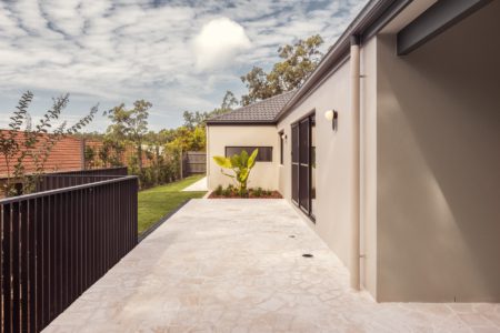 Laurina Hill | Minimalist Bushland Shoot Location with Dreamy Kitchen | Gold Coast, QLD