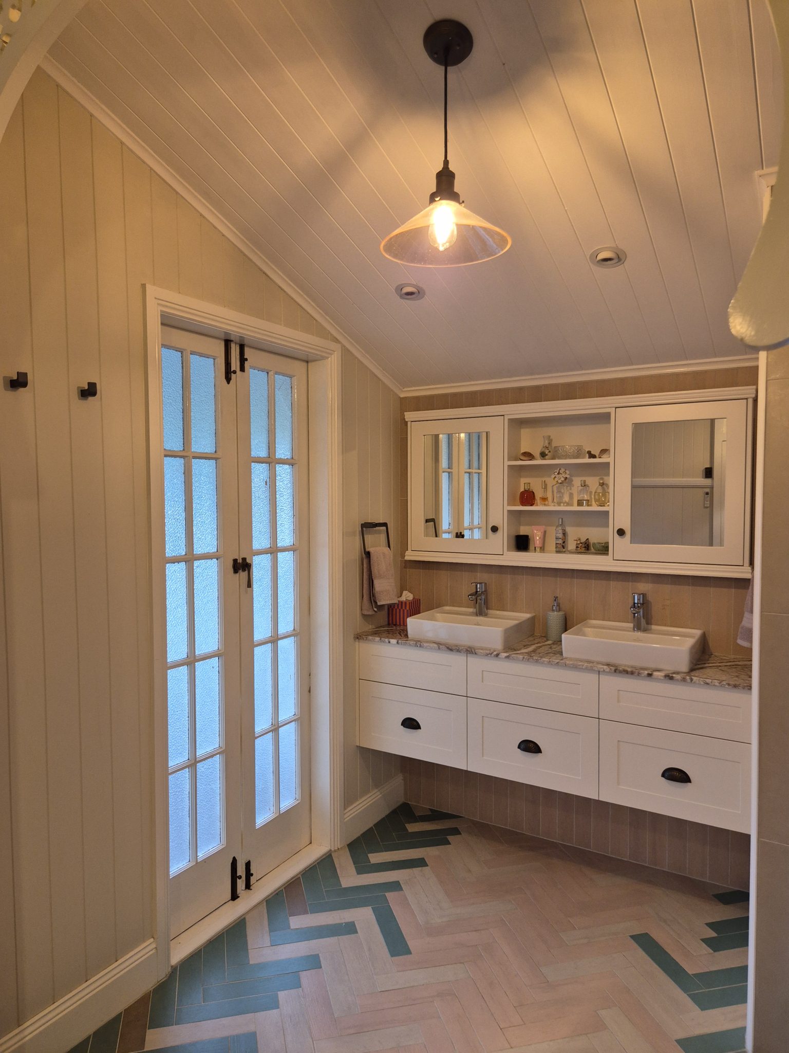 Wynnum House | Restored Queenslander Shoot Location with Garden & Deck | Brisbane, QLD