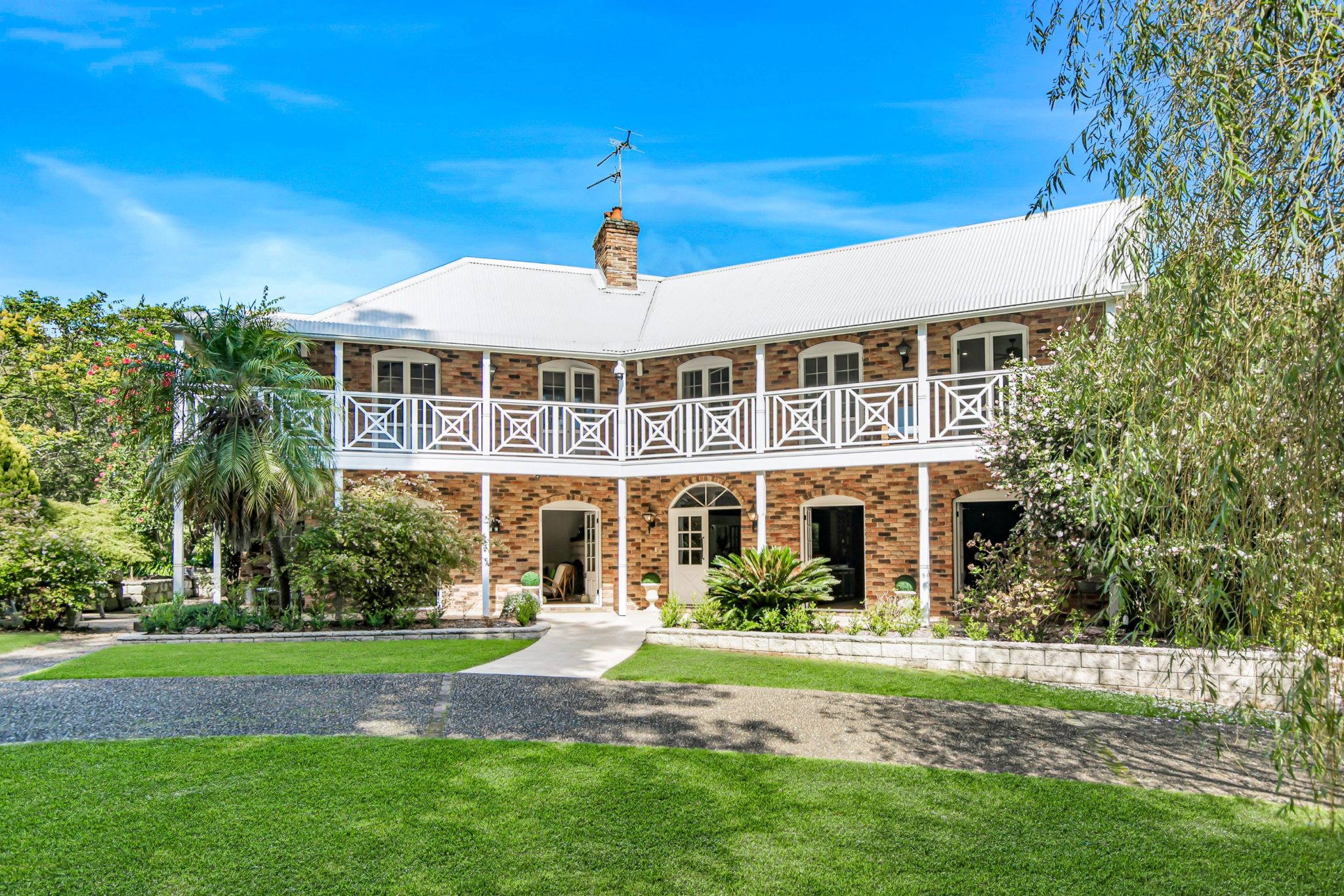 Hamptons Estate | Grand Country Photoshoot Location | Dural, NSW